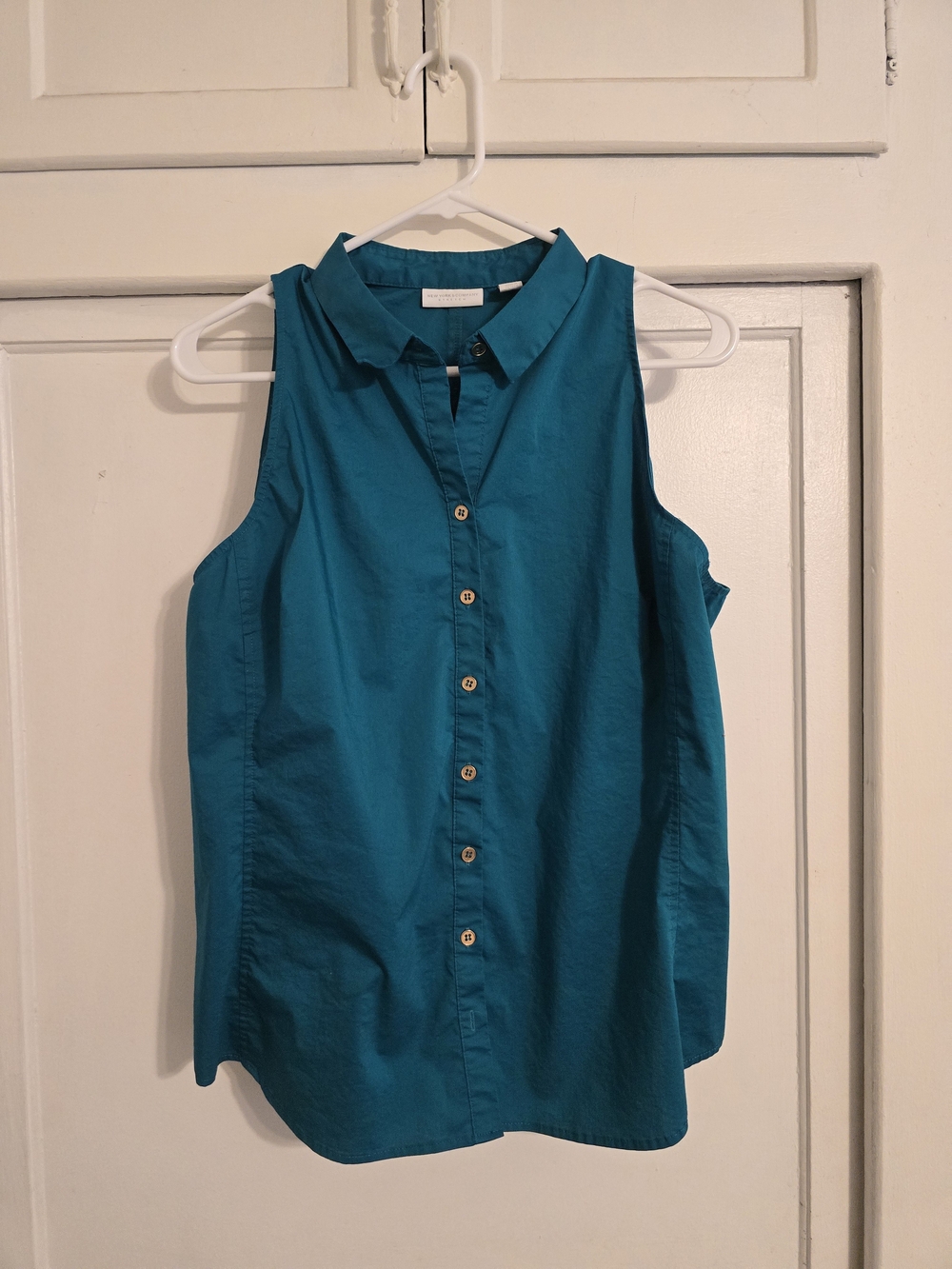 New York & Company Teal Sleeveless Button-Down Shirt